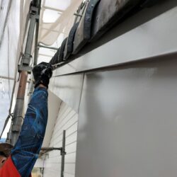新築の現場と塗り替えの現場