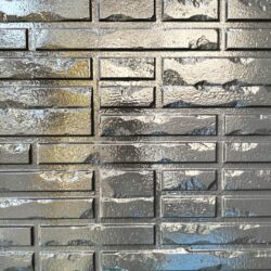 凹凸の多い外壁は平坦な外壁の倍手間がかかります